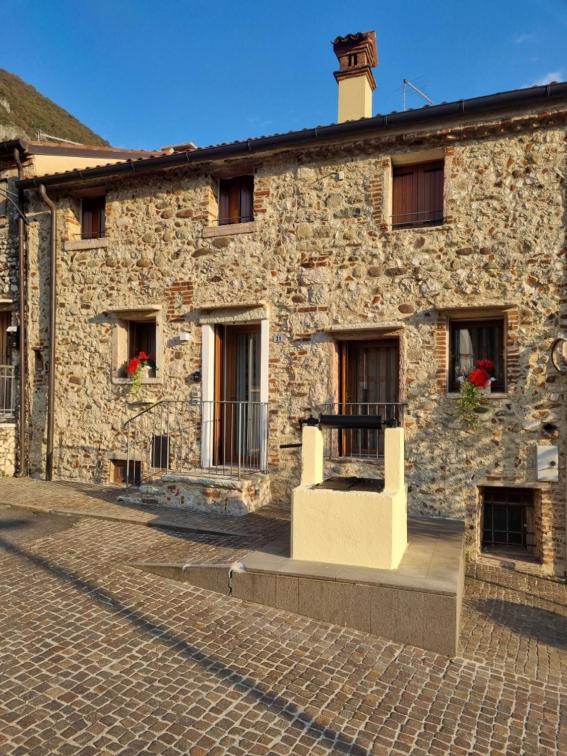 Apartamento Eloisa E Abelardo Pove del Grappa Exterior foto